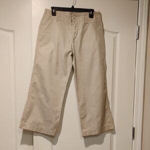 Women's Classic Tan Capris